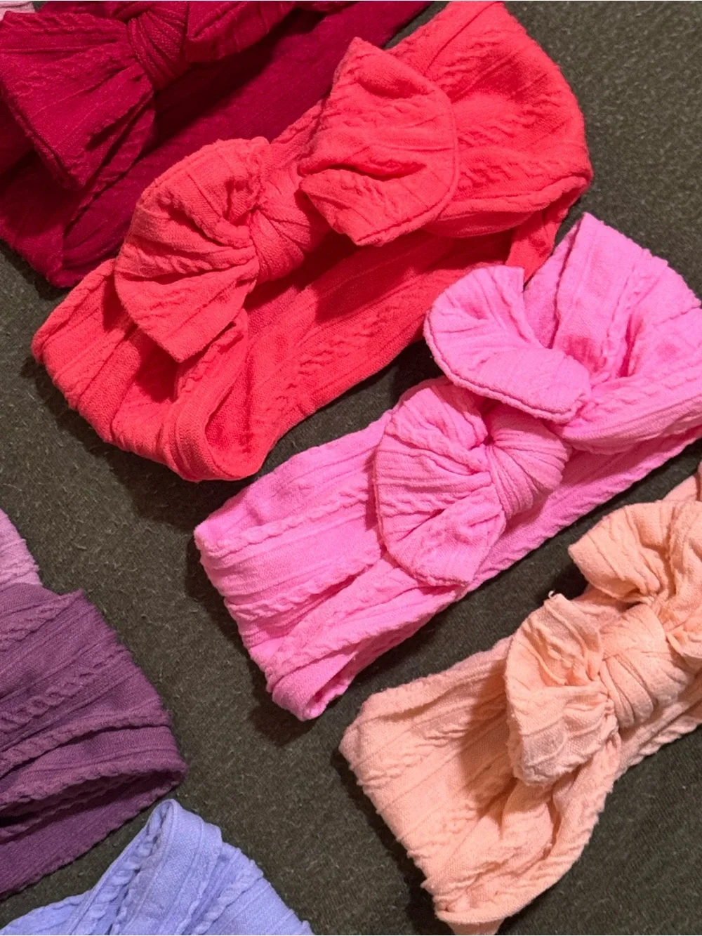 Cable knit (10) bows - purples and pinks/reds USED